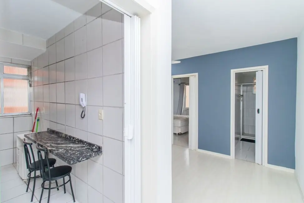 Apartamento com 1 quarto à venda, 44m2 em Vila Ipiranga, Porto Alegre - RS - imagem 3 Foto 3 de Apartamento com 1 quarto à venda, 44m2 em Vila Ipiranga, Porto Alegre - RS