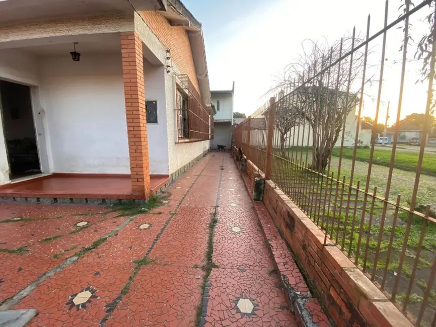 Foto 2 de Casa com 3 quartos à venda, 195m2 em Vila João Pessoa, Porto Alegre - RS