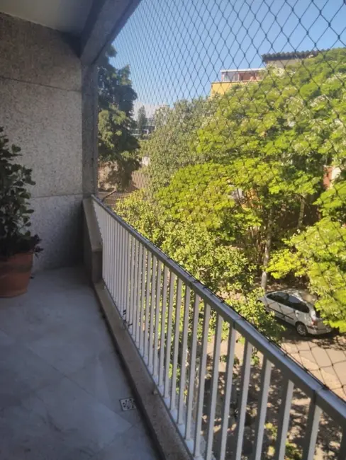 Apartamento com 3 quartos à venda, 228m2 em Passo da Areia, Porto Alegre - RS - imagem 2 Foto 2 de Apartamento com 3 quartos à venda, 228m2 em Passo da Areia, Porto Alegre - RS