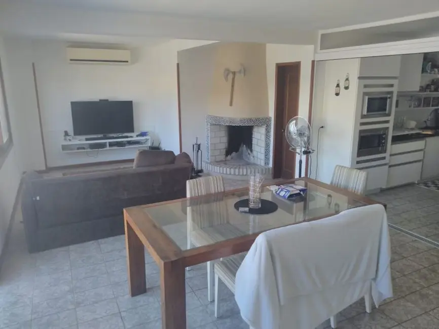 Apartamento com 3 quartos à venda, 228m2 em Passo da Areia, Porto Alegre - RS - imagem 9 Foto 9 de Apartamento com 3 quartos à venda, 228m2 em Passo da Areia, Porto Alegre - RS
