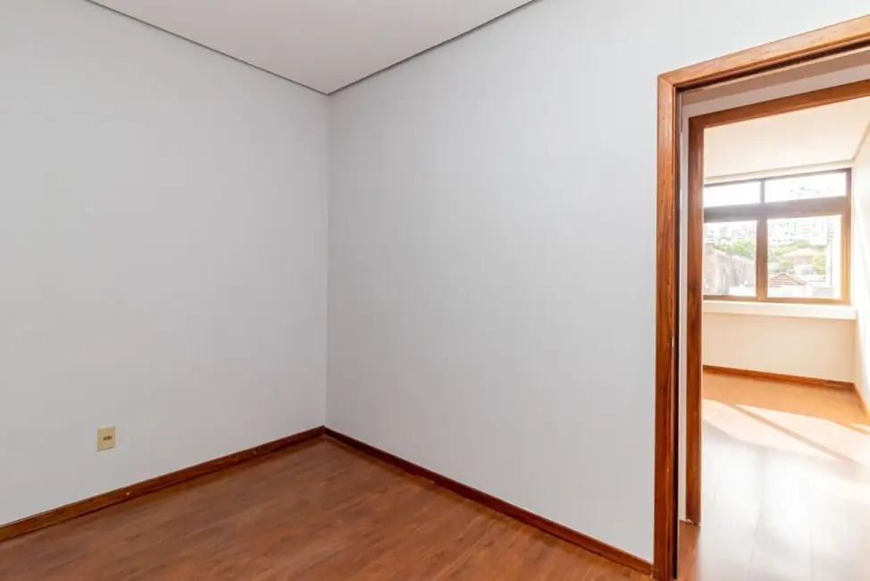 Foto 7 de Sala Comercial à venda, 40m2 em Rio Branco, Porto Alegre - RS