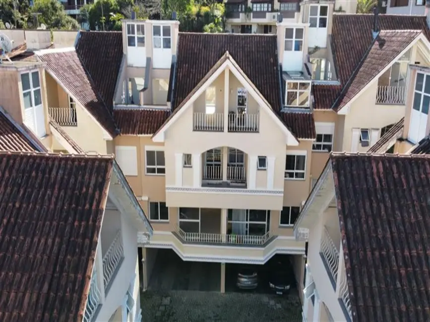 Casa com 4 quartos à venda, 220m2 em Pedra Redonda, Porto Alegre - RS - imagem 3 Foto 3 de Casa com 4 quartos à venda, 220m2 em Pedra Redonda, Porto Alegre - RS