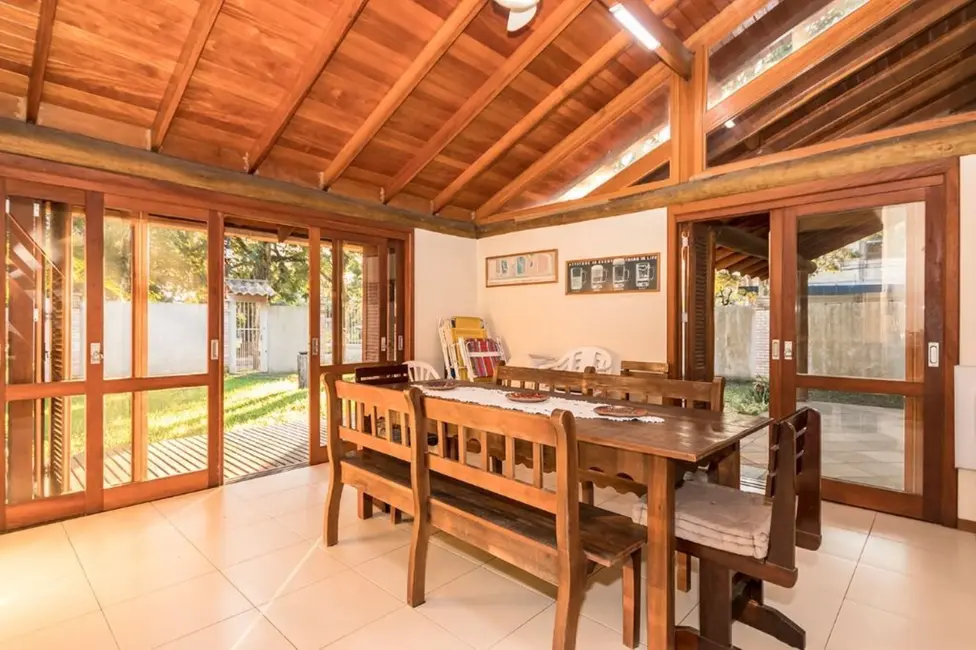 Casa com 3 quartos à venda, 244m2 em Partenon, Porto Alegre - RS - imagem 5 Foto 5 de Casa com 3 quartos à venda, 244m2 em Partenon, Porto Alegre - RS