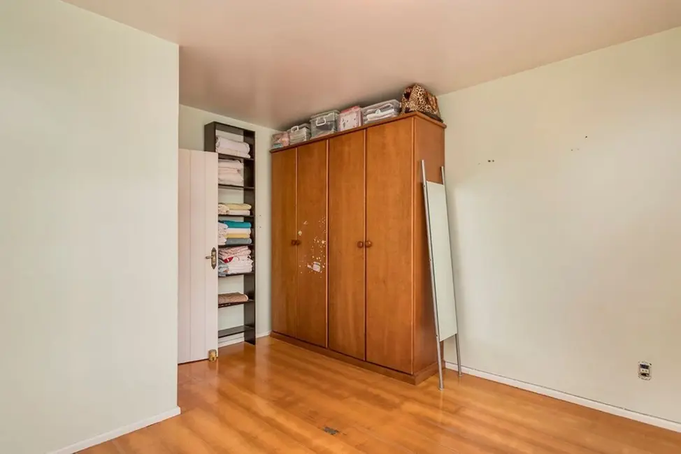 Apartamento com 2 quartos à venda, 80m2 em Menino Deus, Porto Alegre - RS - imagem 8 Foto 8 de Apartamento com 2 quartos à venda, 80m2 em Menino Deus, Porto Alegre - RS