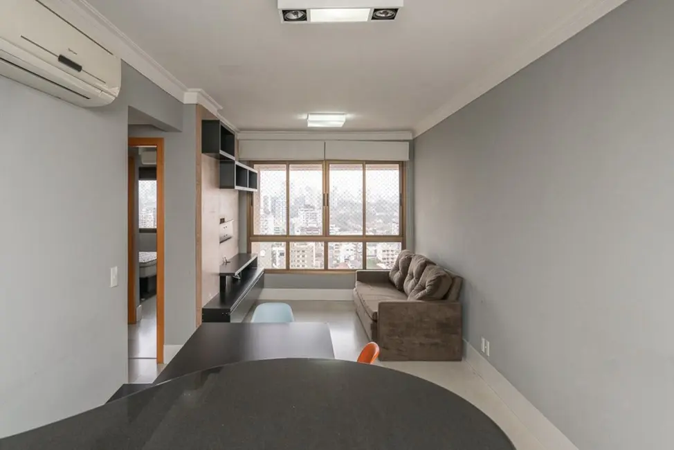 Foto 3 de Apartamento com 2 quartos à venda, 67m2 em Passo da Areia, Porto Alegre - RS