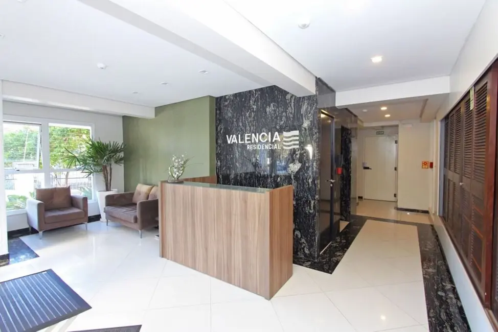 Apartamento com 2 quartos à venda, 74m2 em Passo da Areia, Porto Alegre - RS - imagem 3 Foto 3 de Apartamento com 2 quartos à venda, 74m2 em Passo da Areia, Porto Alegre - RS