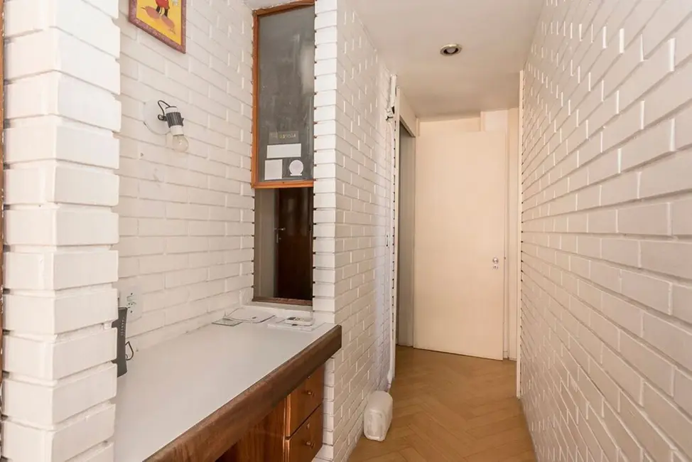 Sala Comercial à venda, 55m2 em Centro Histórico, Porto Alegre - RS - imagem 4 Foto 4 de Sala Comercial à venda, 55m2 em Centro Histórico, Porto Alegre - RS