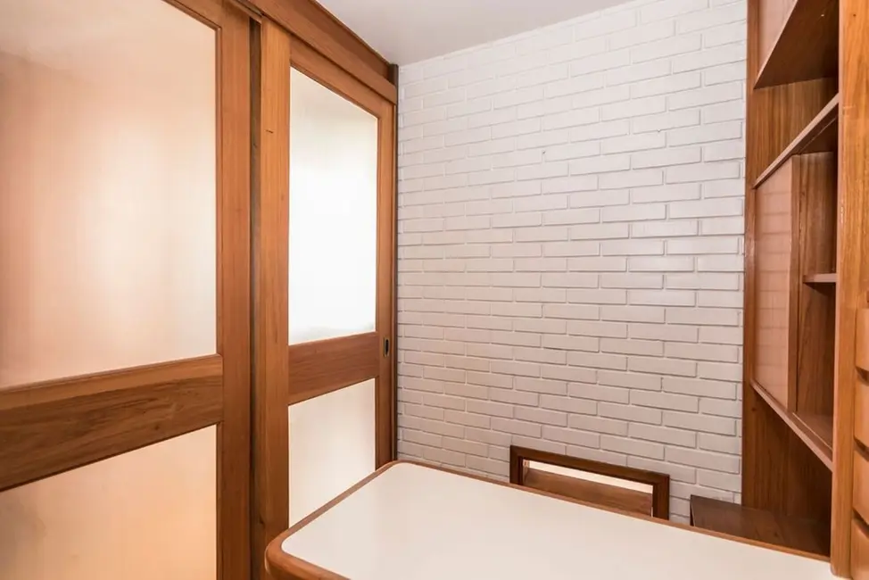 Sala Comercial à venda, 55m2 em Centro Histórico, Porto Alegre - RS - imagem 8 Foto 8 de Sala Comercial à venda, 55m2 em Centro Histórico, Porto Alegre - RS