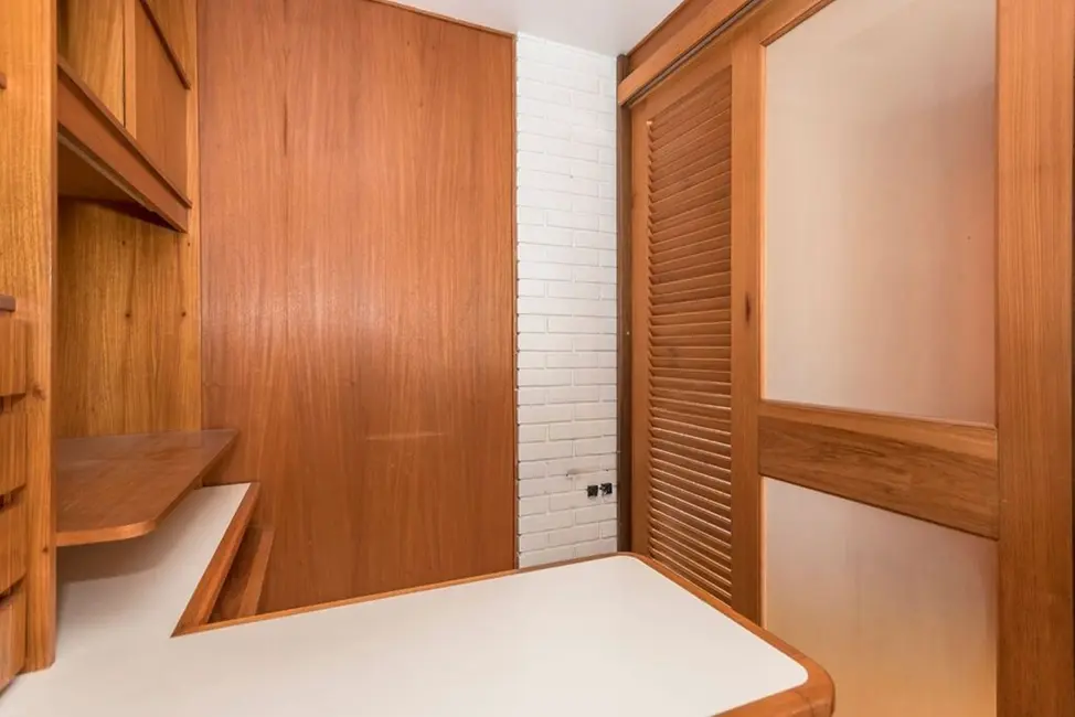 Sala Comercial à venda, 55m2 em Centro Histórico, Porto Alegre - RS - imagem 9 Foto 9 de Sala Comercial à venda, 55m2 em Centro Histórico, Porto Alegre - RS
