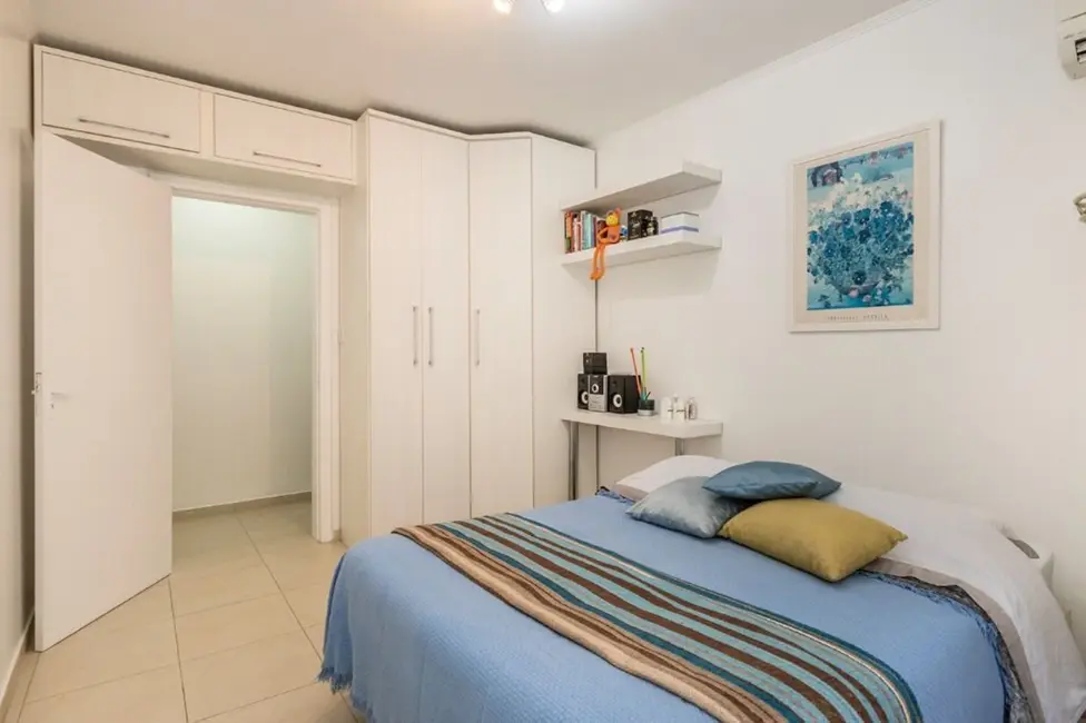 Foto 8 de Apartamento com 2 quartos à venda, 68m2 em São João, Porto Alegre - RS