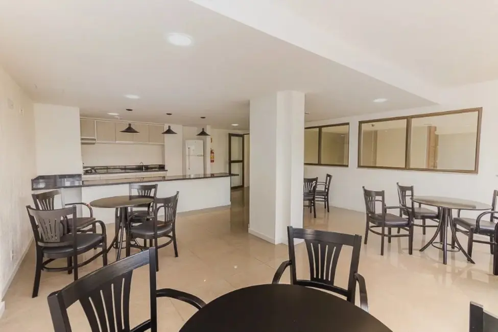 Apartamento com 2 quartos à venda, 127m2 em Menino Deus, Porto Alegre - RS - imagem 6 Foto 6 de Apartamento com 2 quartos à venda, 127m2 em Menino Deus, Porto Alegre - RS