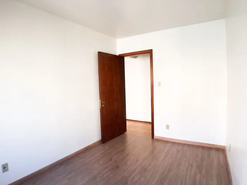 Foto 6 de Apartamento com 2 quartos à venda, 67m2 em Medianeira, Porto Alegre - RS