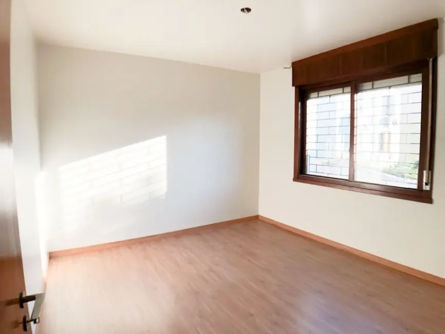 Foto 7 de Apartamento com 2 quartos à venda, 67m2 em Medianeira, Porto Alegre - RS