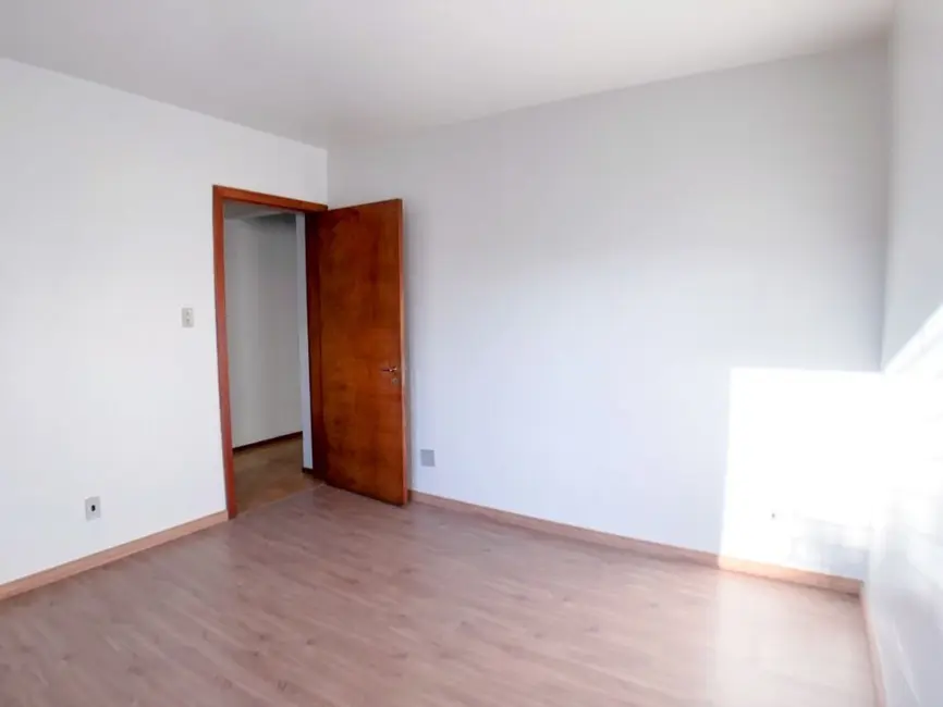 Foto 8 de Apartamento com 2 quartos à venda, 67m2 em Medianeira, Porto Alegre - RS