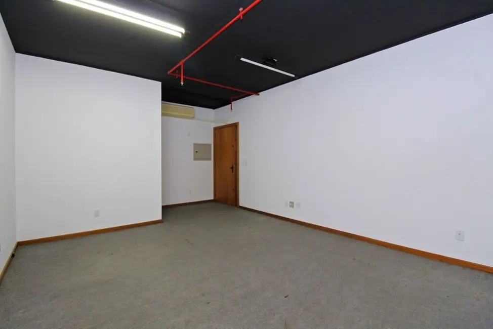 Foto 3 de Sala Comercial à venda, 32m2 em Centro Histórico, Porto Alegre - RS