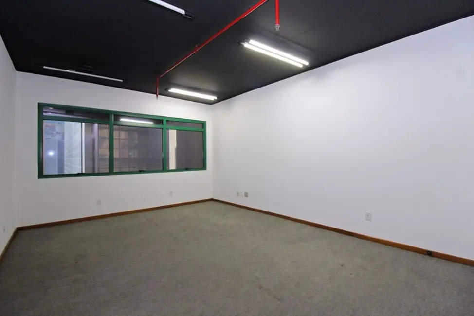 Foto 1 de Sala Comercial à venda, 32m2 em Centro Histórico, Porto Alegre - RS