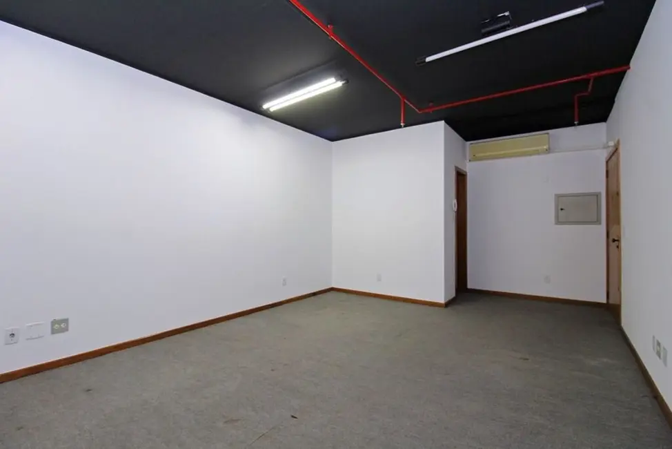 Foto 2 de Sala Comercial à venda, 32m2 em Centro Histórico, Porto Alegre - RS