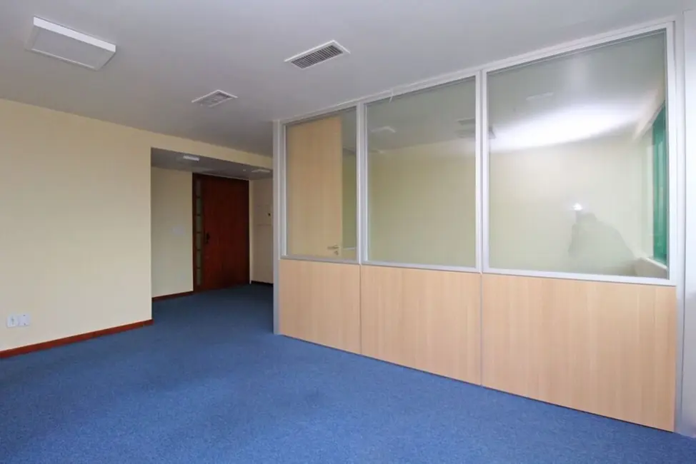 Sala Comercial à venda, 35m2 em Centro Histórico, Porto Alegre - RS - imagem 4 Foto 4 de Sala Comercial à venda, 35m2 em Centro Histórico, Porto Alegre - RS