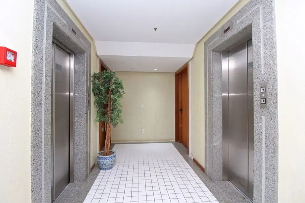 Sala Comercial à venda, 35m2 em Centro Histórico, Porto Alegre - RS - imagem 8 Foto 8 de Sala Comercial à venda, 35m2 em Centro Histórico, Porto Alegre - RS