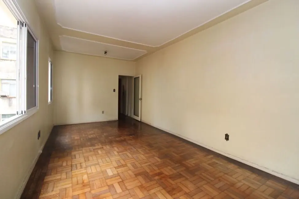 Apartamento com 3 quartos à venda, 89m2 em Centro Histórico, Porto Alegre - RS - imagem 3 Foto 3 de Apartamento com 3 quartos à venda, 89m2 em Centro Histórico, Porto Alegre - RS