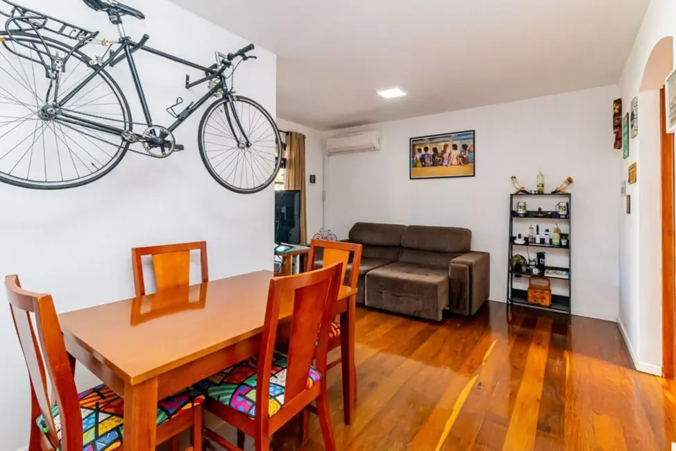 Foto 4 de Apartamento com 3 quartos à venda, 74m2 em Cristal, Porto Alegre - RS