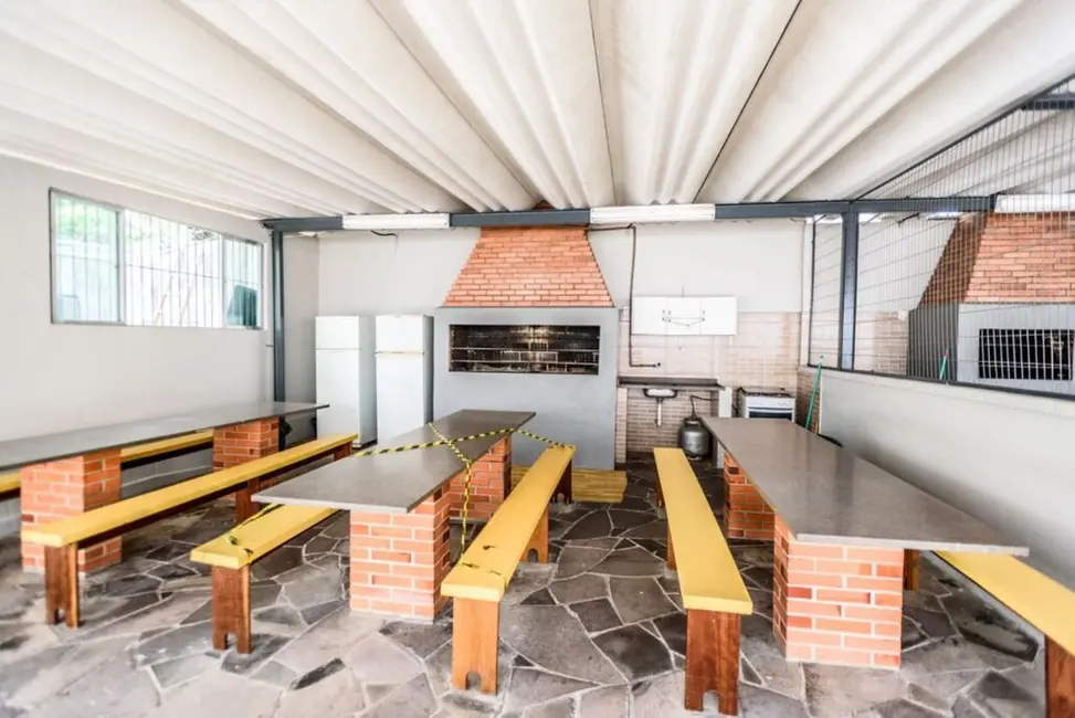 Apartamento com 3 quartos à venda, 63m2 em Jardim Itu Sabará, Porto Alegre - RS - imagem 5 Foto 5 de Apartamento com 3 quartos à venda, 63m2 em Jardim Itu Sabará, Porto Alegre - RS