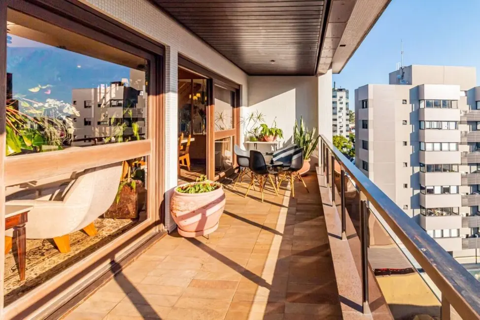 Foto 9 de Apartamento com 4 quartos à venda, 335m2 em Rio Branco, Porto Alegre - RS