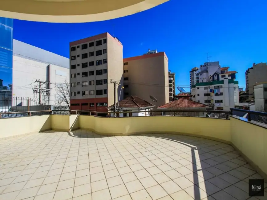 Apartamento com 3 quartos à venda, 254m2 em São Pelegrino, Caxias Do Sul - RS - imagem 8 Foto 8 de Apartamento com 3 quartos à venda, 254m2 em São Pelegrino, Caxias Do Sul - RS