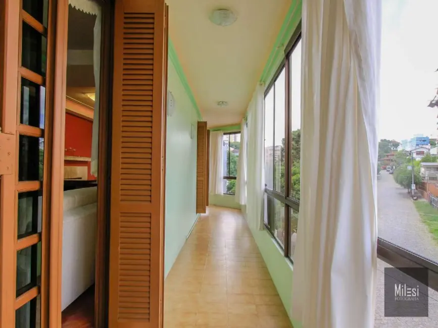 Foto 3 de Apartamento com 4 quartos à venda, 237m2 em Medianeira, Caxias Do Sul - RS