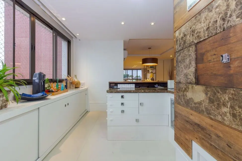 Foto 7 de Apartamento com 3 quartos à venda, 137m2 em Cristo Redentor, Porto Alegre - RS