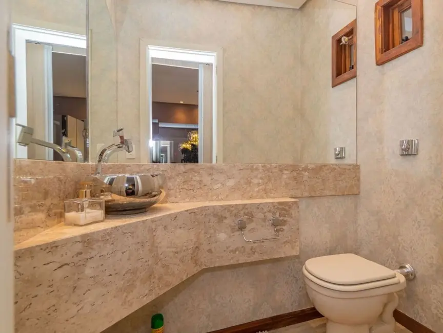 Casa com 5 quartos à venda, 472m2 em Vila Ipiranga, Porto Alegre - RS - imagem 4 Foto 4 de Casa com 5 quartos à venda, 472m2 em Vila Ipiranga, Porto Alegre - RS