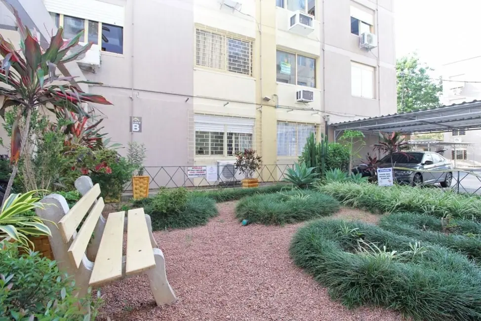 Foto 2 de Apartamento com 1 quarto à venda, 44m2 em Santana, Porto Alegre - RS