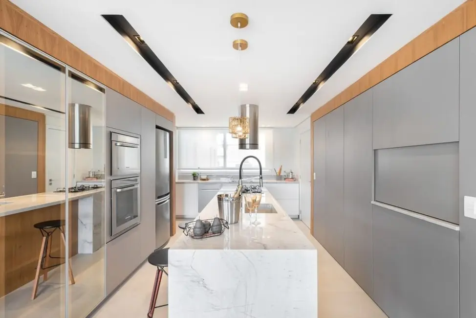 Apartamento com 3 quartos à venda, 177m2 em Menino Deus, Porto Alegre - RS - imagem 8 Foto 8 de Apartamento com 3 quartos à venda, 177m2 em Menino Deus, Porto Alegre - RS