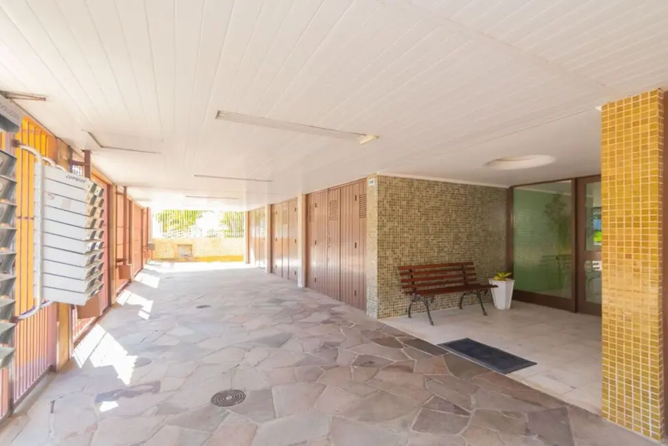 Apartamento com 2 quartos à venda, 67m2 em Teresópolis, Porto Alegre - RS - imagem 2 Foto 2 de Apartamento com 2 quartos à venda, 67m2 em Teresópolis, Porto Alegre - RS