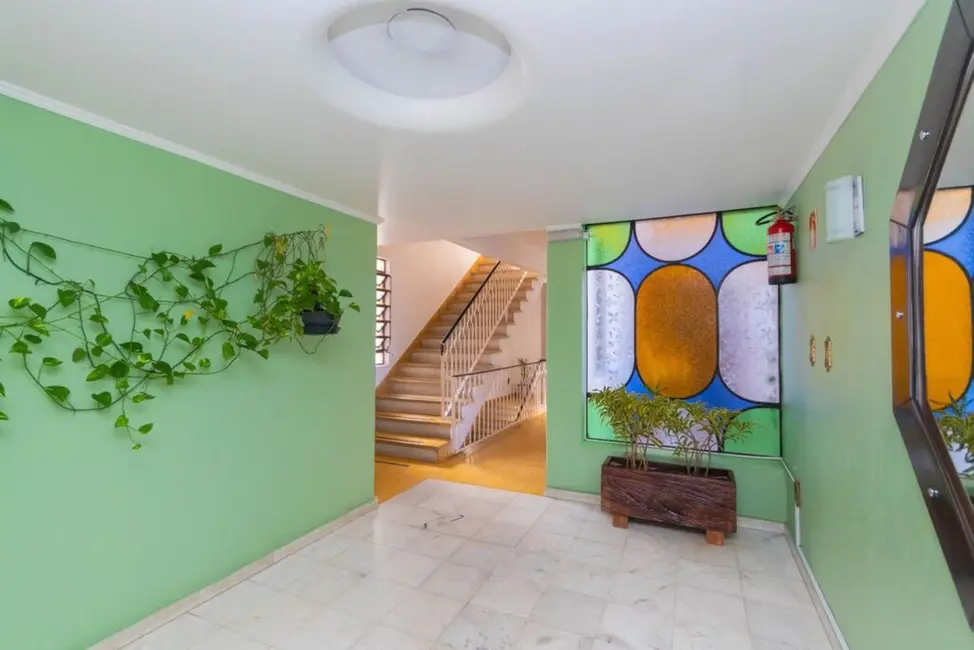 Apartamento com 2 quartos à venda, 67m2 em Teresópolis, Porto Alegre - RS - imagem 4 Foto 4 de Apartamento com 2 quartos à venda, 67m2 em Teresópolis, Porto Alegre - RS