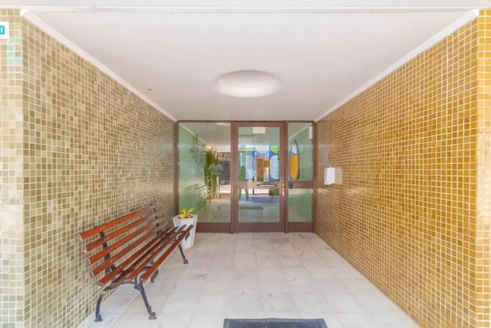 Apartamento com 2 quartos à venda, 67m2 em Teresópolis, Porto Alegre - RS - imagem 3 Foto 3 de Apartamento com 2 quartos à venda, 67m2 em Teresópolis, Porto Alegre - RS