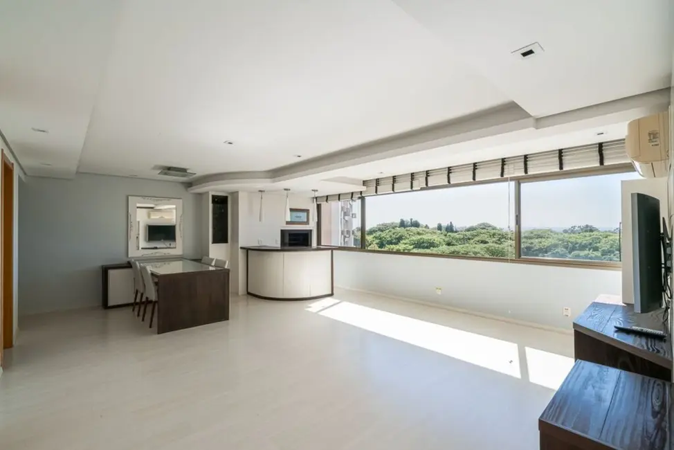 Apartamento com 3 quartos à venda, 119m2 em Higienópolis, Porto Alegre - RS - imagem 5 Foto 5 de Apartamento com 3 quartos à venda, 119m2 em Higienópolis, Porto Alegre - RS