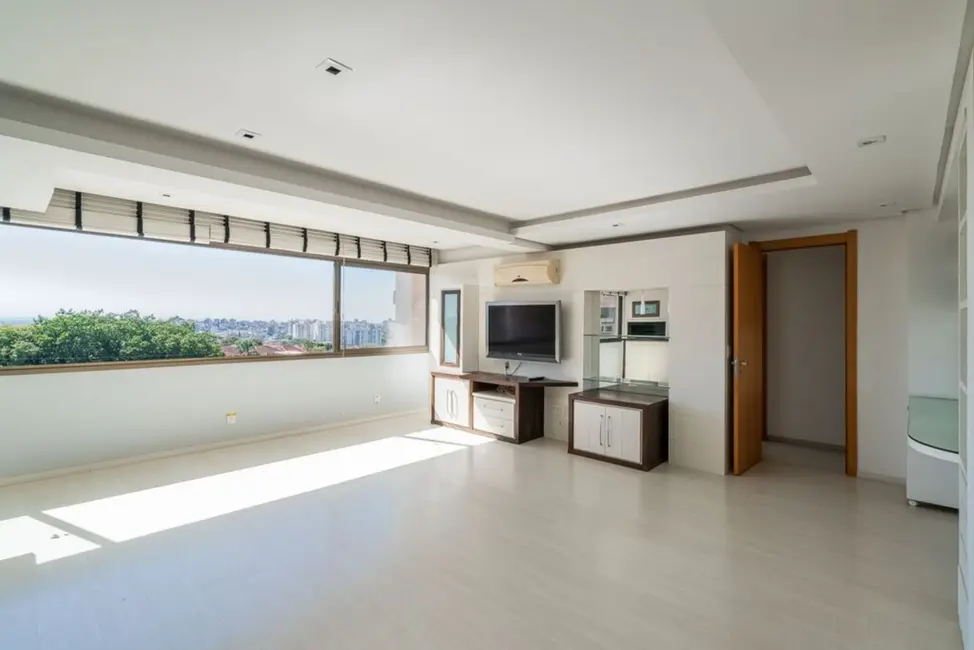 Apartamento com 3 quartos à venda, 119m2 em Higienópolis, Porto Alegre - RS - imagem 4 Foto 4 de Apartamento com 3 quartos à venda, 119m2 em Higienópolis, Porto Alegre - RS