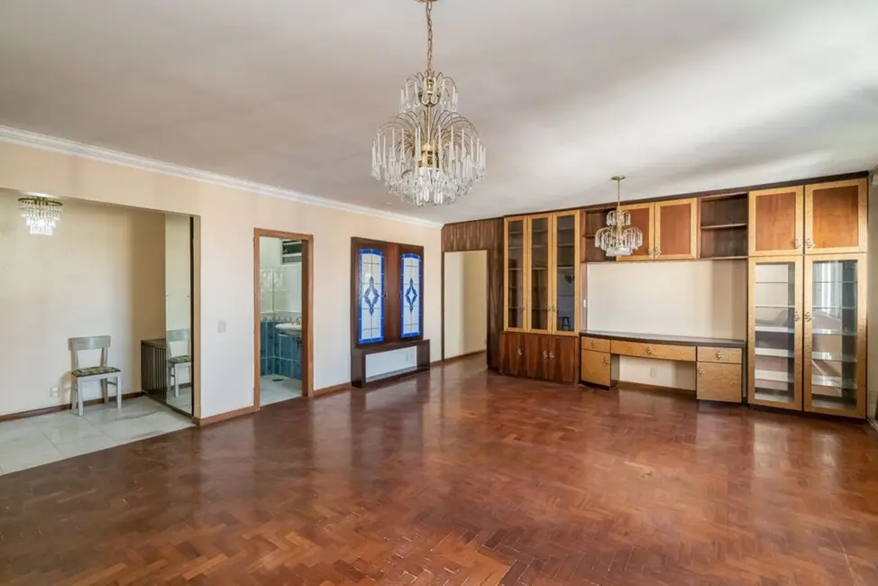 Apartamento com 3 quartos à venda, 169m2 em Independência, Porto Alegre - RS - imagem 5 Foto 5 de Apartamento com 3 quartos à venda, 169m2 em Independência, Porto Alegre - RS