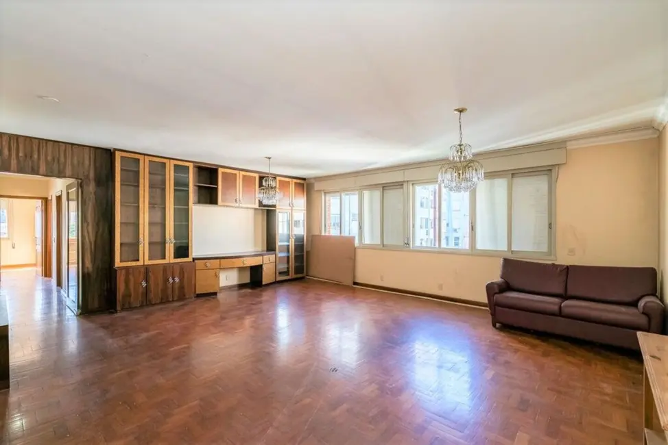 Apartamento com 3 quartos à venda, 169m2 em Independência, Porto Alegre - RS - imagem 3 Foto 3 de Apartamento com 3 quartos à venda, 169m2 em Independência, Porto Alegre - RS