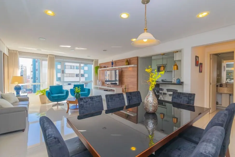 Apartamento com 3 quartos à venda, 102m2 em Menino Deus, Porto Alegre - RS - imagem 4 Foto 4 de Apartamento com 3 quartos à venda, 102m2 em Menino Deus, Porto Alegre - RS