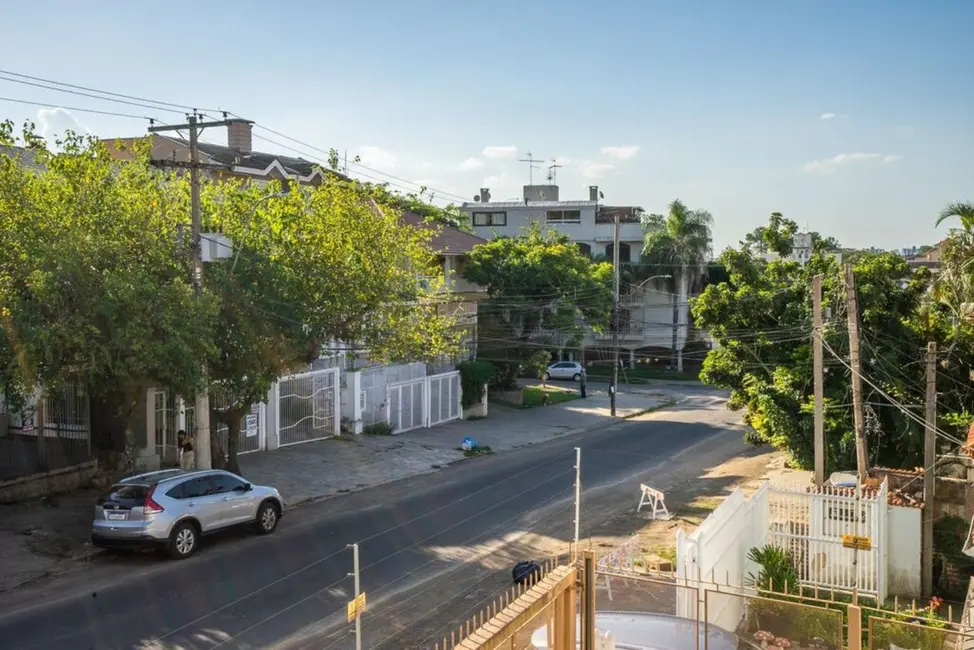 Foto 3 de Casa com 3 quartos à venda, 265m2 em Chácara das Pedras, Porto Alegre - RS
