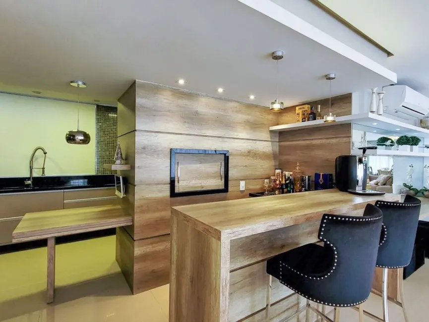 Apartamento com 4 quartos à venda, 160m2 em Menino Deus, Porto Alegre - RS - imagem 5 Foto 5 de Apartamento com 4 quartos à venda, 160m2 em Menino Deus, Porto Alegre - RS