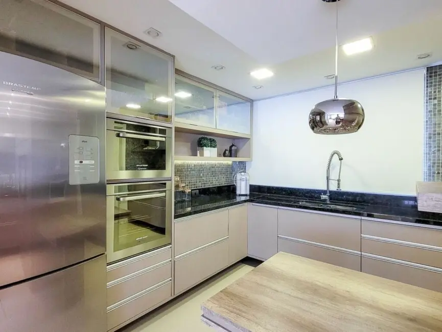 Apartamento com 4 quartos à venda, 160m2 em Menino Deus, Porto Alegre - RS - imagem 6 Foto 6 de Apartamento com 4 quartos à venda, 160m2 em Menino Deus, Porto Alegre - RS