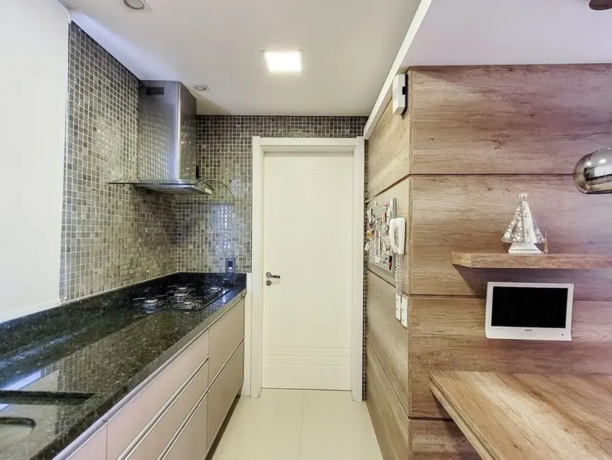 Apartamento com 4 quartos à venda, 160m2 em Menino Deus, Porto Alegre - RS - imagem 9 Foto 9 de Apartamento com 4 quartos à venda, 160m2 em Menino Deus, Porto Alegre - RS