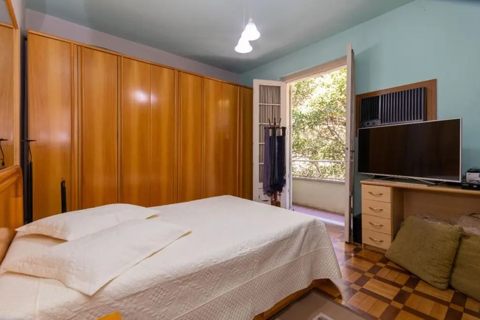 Apartamento com 3 quartos à venda, 101m2 em Petrópolis, Porto Alegre - RS - imagem 8 Foto 8 de Apartamento com 3 quartos à venda, 101m2 em Petrópolis, Porto Alegre - RS
