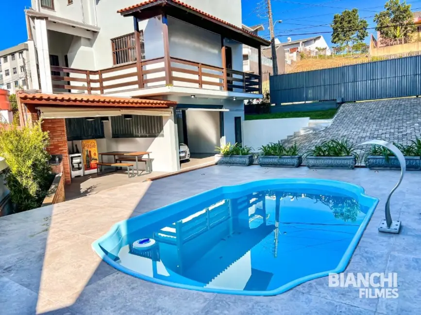 Casa com 3 quartos à venda, 255m2 em Jardim América, Caxias Do Sul - RS - imagem 6 Foto 6 de Casa com 3 quartos à venda, 255m2 em Jardim América, Caxias Do Sul - RS