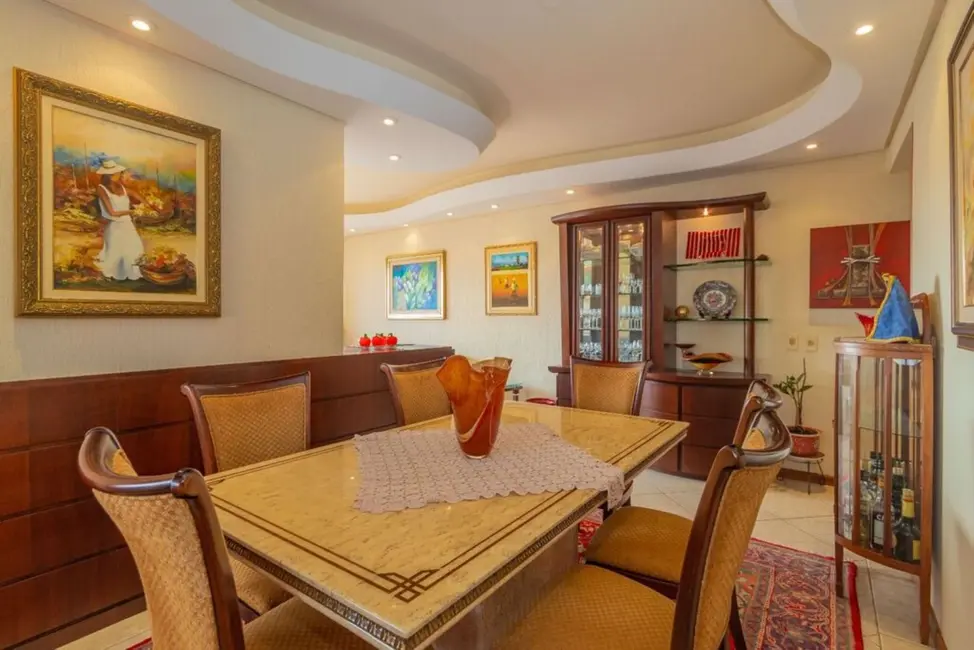 Apartamento com 3 quartos à venda, 157m2 em Menino Deus, Porto Alegre - RS - imagem 6 Foto 6 de Apartamento com 3 quartos à venda, 157m2 em Menino Deus, Porto Alegre - RS