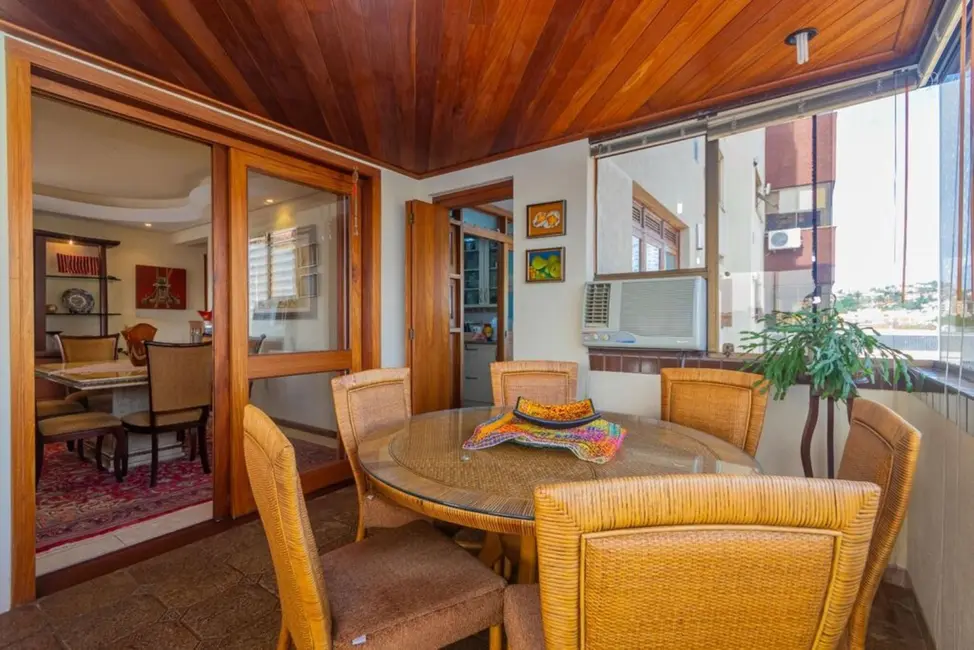 Apartamento com 3 quartos à venda, 157m2 em Menino Deus, Porto Alegre - RS - imagem 9 Foto 9 de Apartamento com 3 quartos à venda, 157m2 em Menino Deus, Porto Alegre - RS