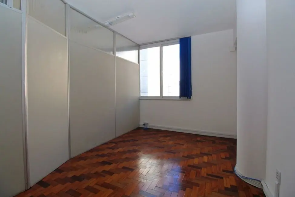 Sala Comercial à venda, 50m2 em Centro Histórico, Porto Alegre - RS - imagem 2 Foto 2 de Sala Comercial à venda, 50m2 em Centro Histórico, Porto Alegre - RS